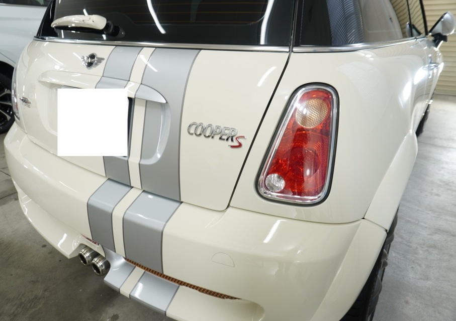 施工後　ミニ（ホワイト×シルバーライン）　リアサイド