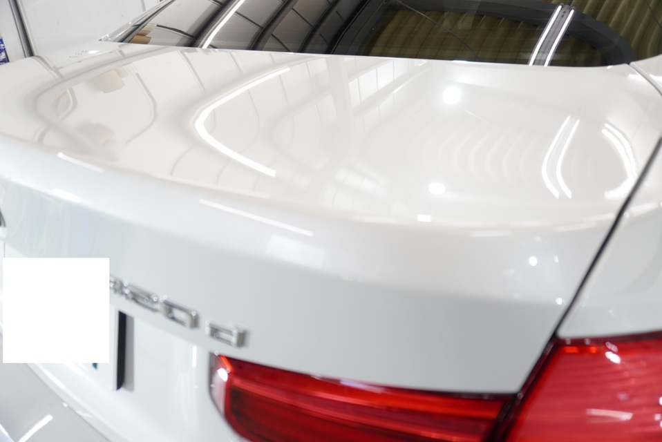 施工後　BMW320ｄ(ホワイト）　トランク