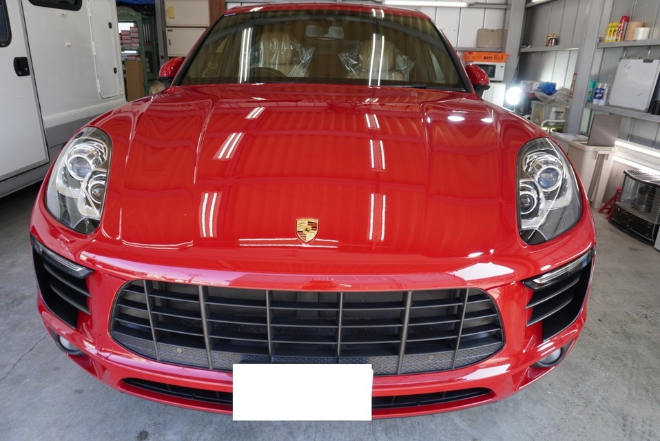 施工後　ポルシェマカン(レッド）　フロント