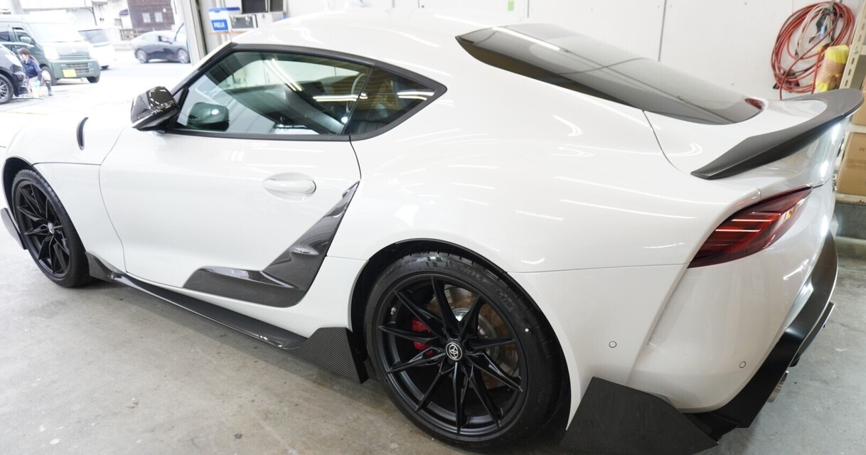 施工後　トヨタ　スープラ(ホワイト）　リアサイド