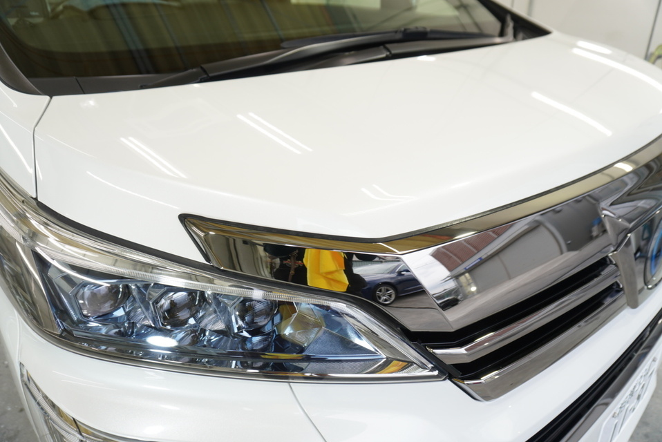 施工後　トヨタ　ヴェルファイア（ホワイト）フロント