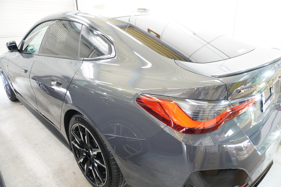 施工後　BMWM440（グレー）　リアサイド