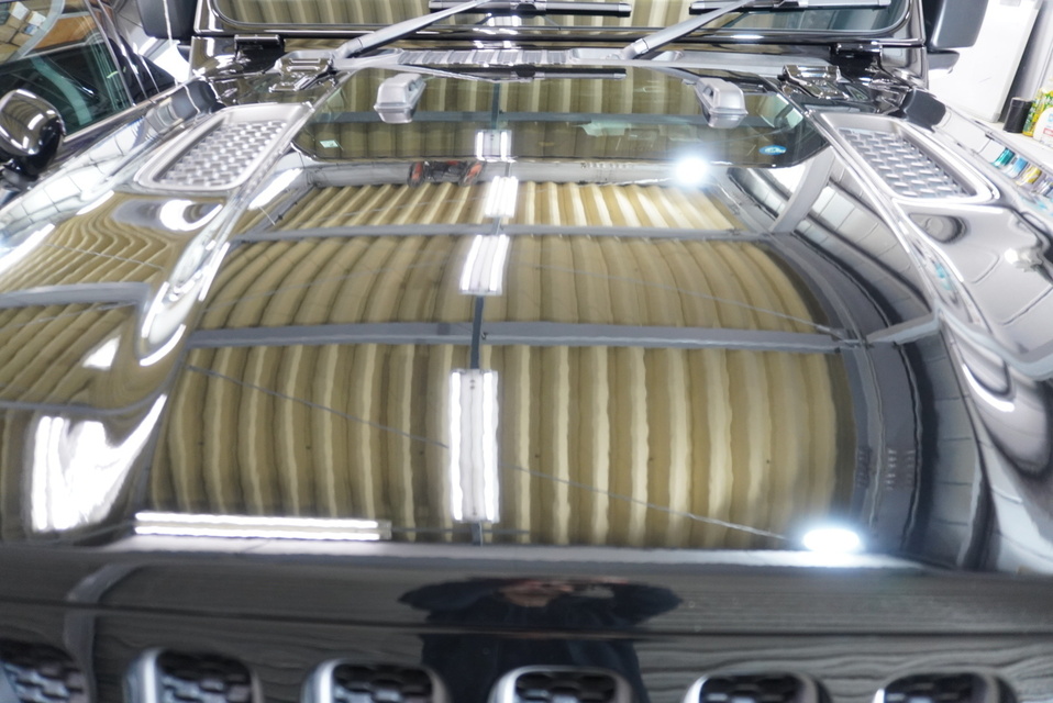 施工後　Jeepラングラー(ブラック）ボンネット