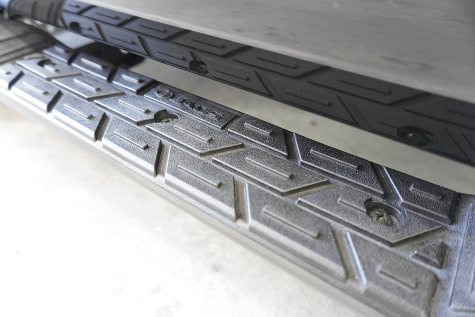 施工後　三菱デリカ(グレー）ドアステップ