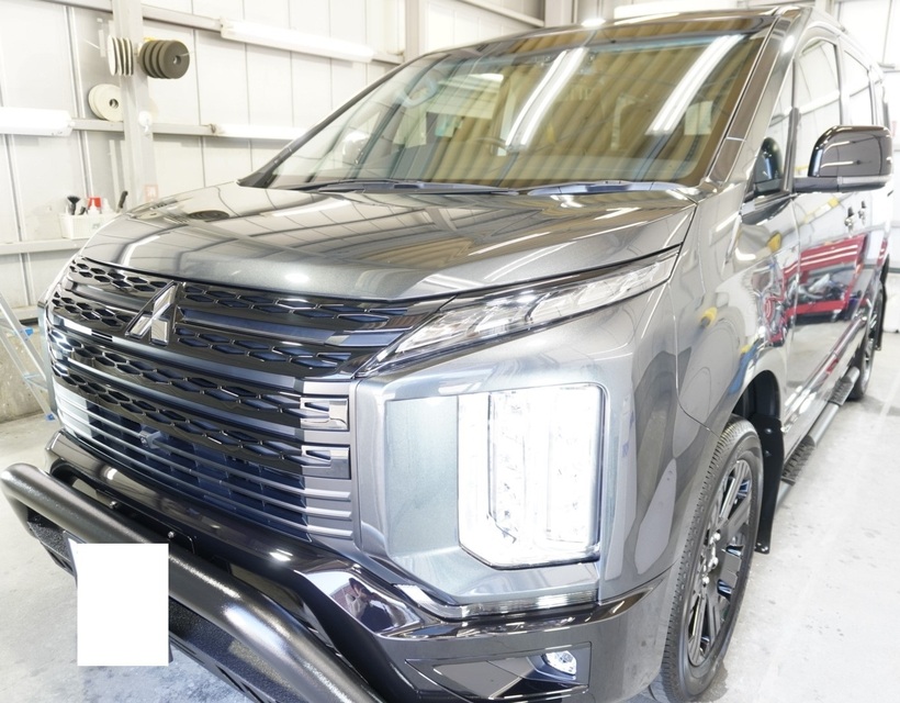 施工後　三菱デリカ(グレー）車全体