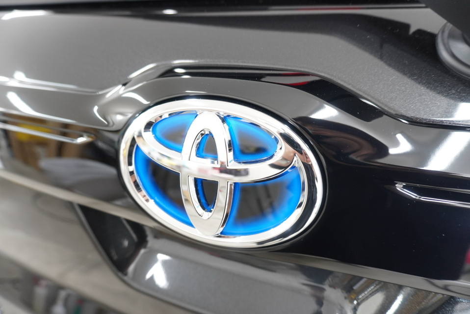 施工後　トヨタ　ライズ（ブラック）エンブレムアップ