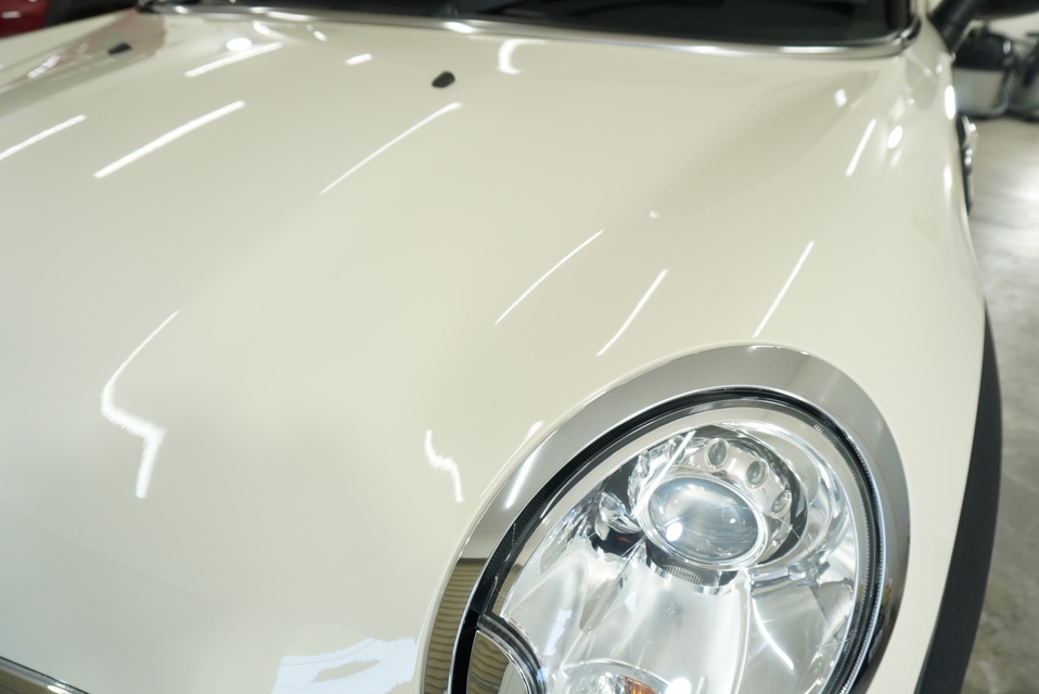 施工後　ミニクーパー（ホワイト）　フロントサイド