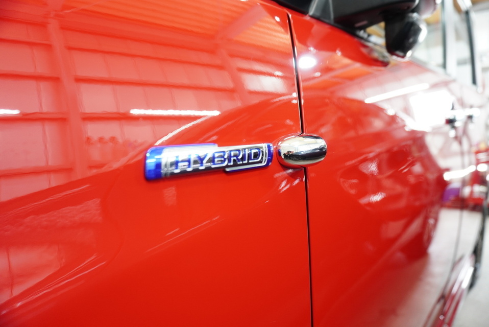 施工後　スズキ　ソリオバンディット（レッド）　サイドアップ（別アングル）