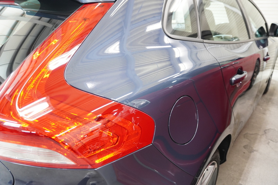 施工後　ボルボV40（ブルーグレー）　サイド