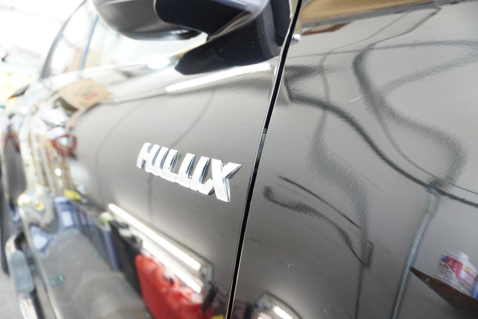 施工後　トヨタ　ハイラックスサーフ（ブラック）サイドアップ