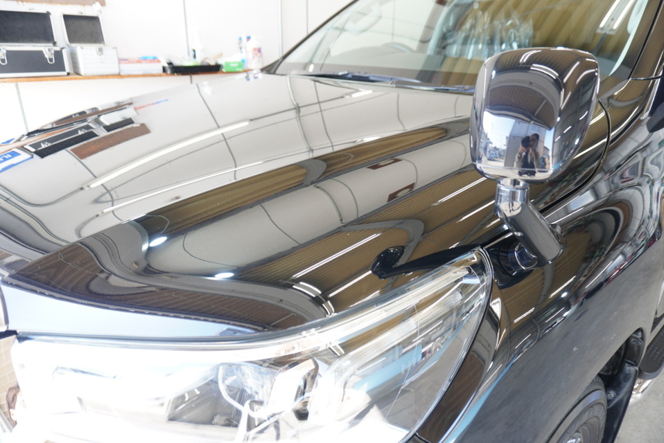 ボ施工後　トヨタ　ハイラックスサーフ（ブラック）　ボンネット全面