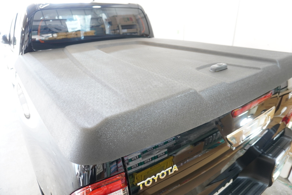 施工後　トヨタ　ハイラックスサーフ（ブラック）荷台