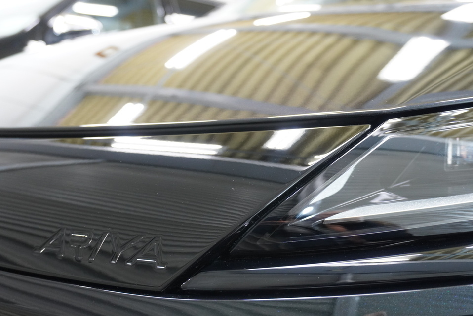 施工後　日産アリア(ブラック）　フロントアップ