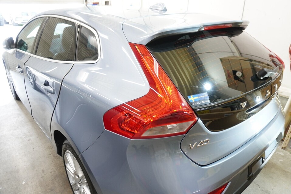 施工後　ボルボV40(グレー）　リア