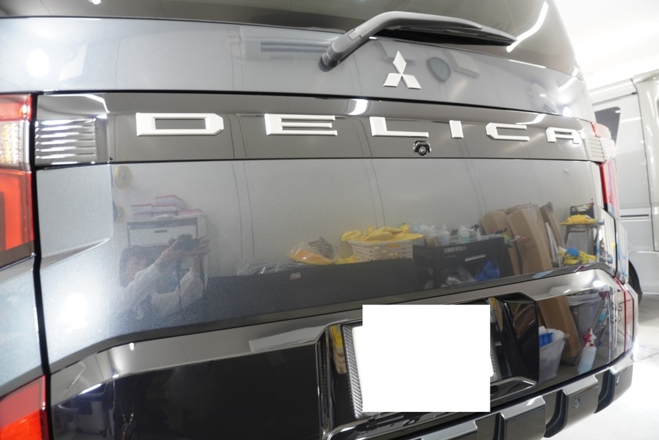 施工後　三菱デリカD5（グレー）　リア
