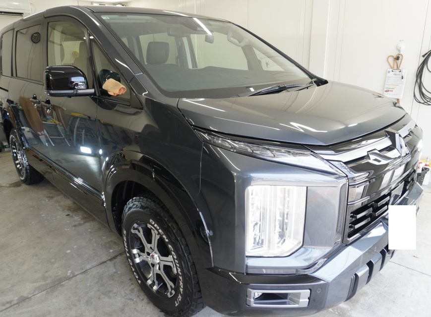 施工後　三菱デリカD5（グレー）　車全体