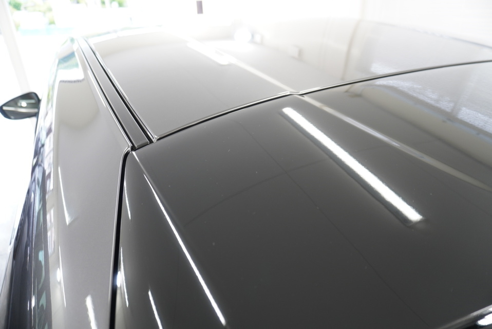 施工後　マツダ３（グレー）　ルーフ面