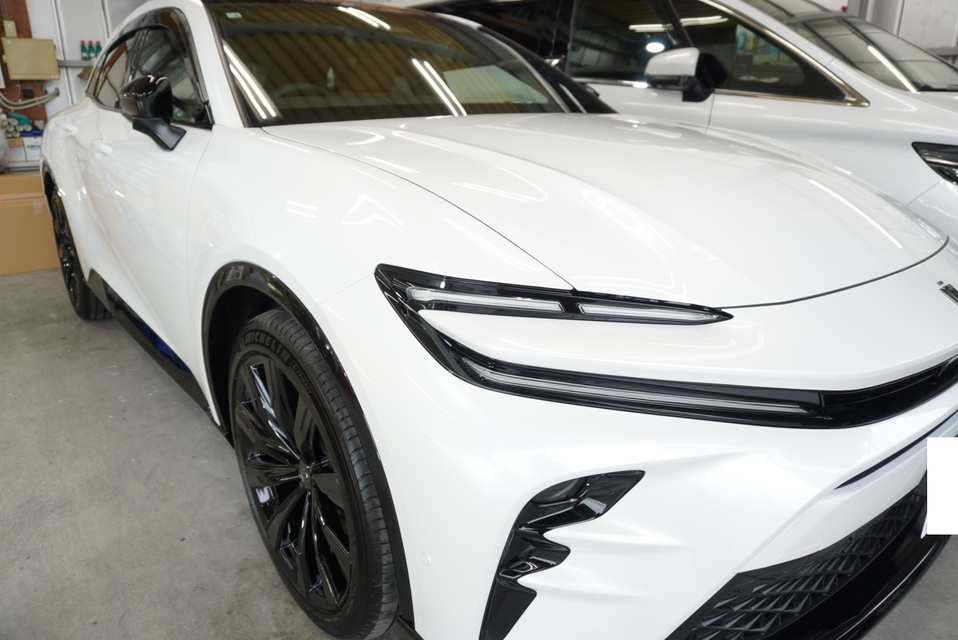 施工後　トヨタ　クラウンスポーツ新車（ホワイト）　フロントサイド
