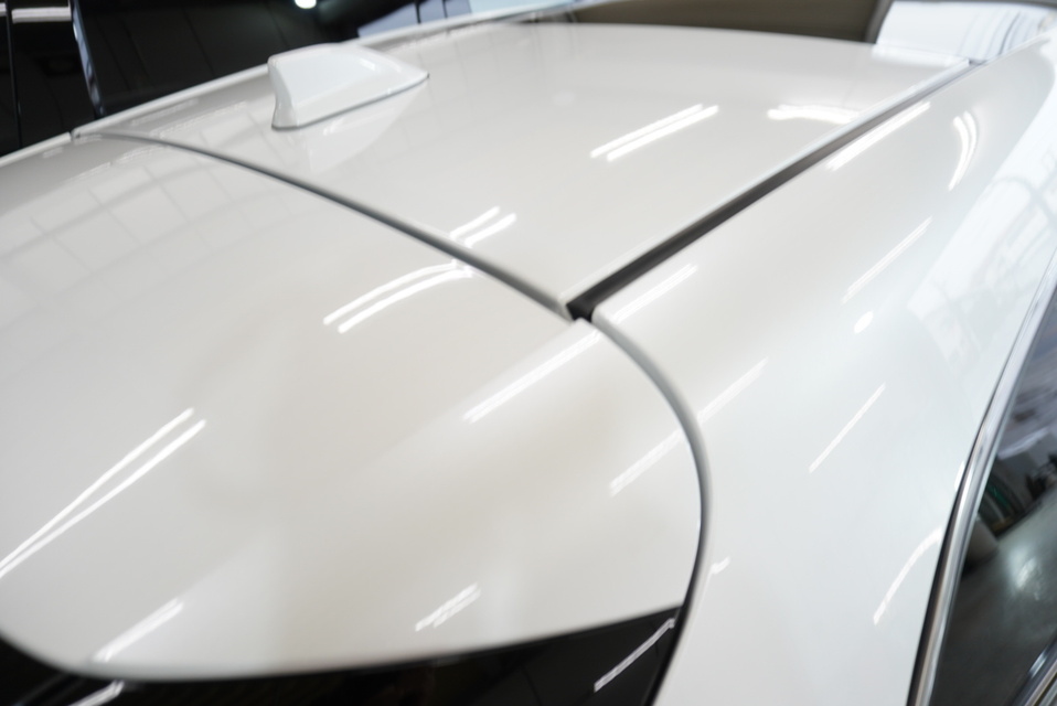 施工後　トヨタ　クラウンスポーツ新車（ホワイト）　ルーフ面