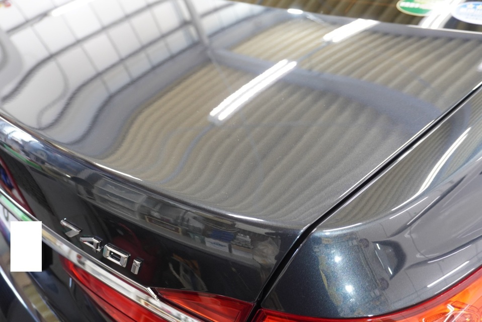 施工後　BMW740(グレー）　トランク
