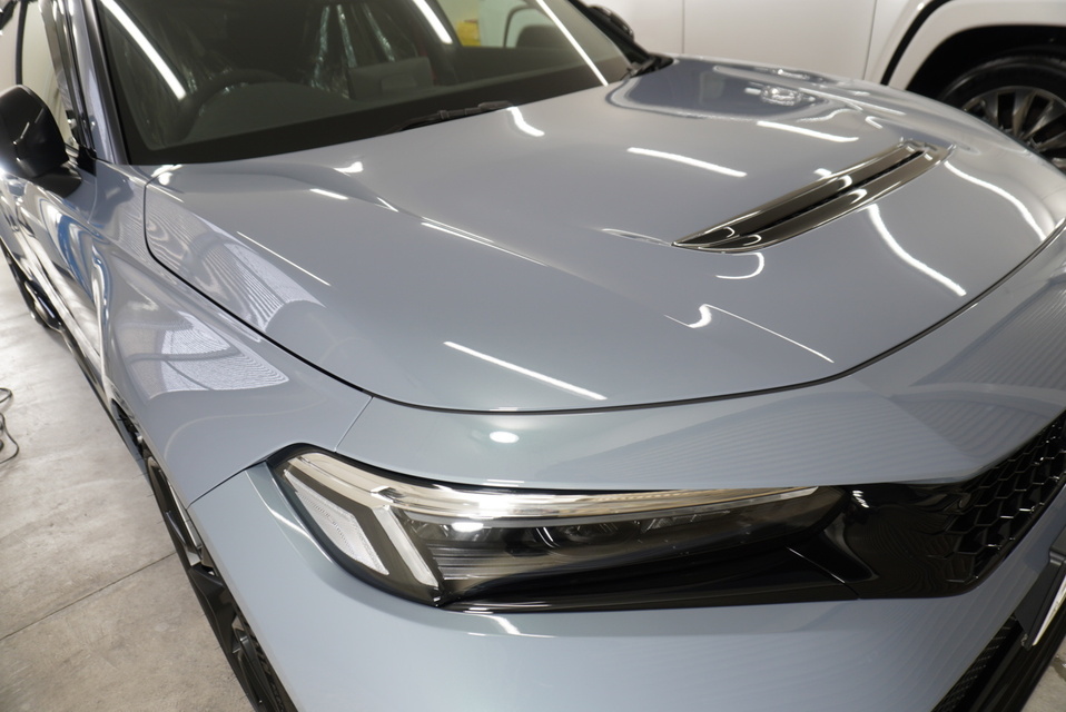 施工後　ホンダ　シビックタイプR（グレー）　ボンネットアップ