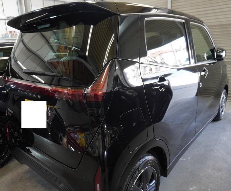 施工後　日産サクラ（ブラック）　リアサイド