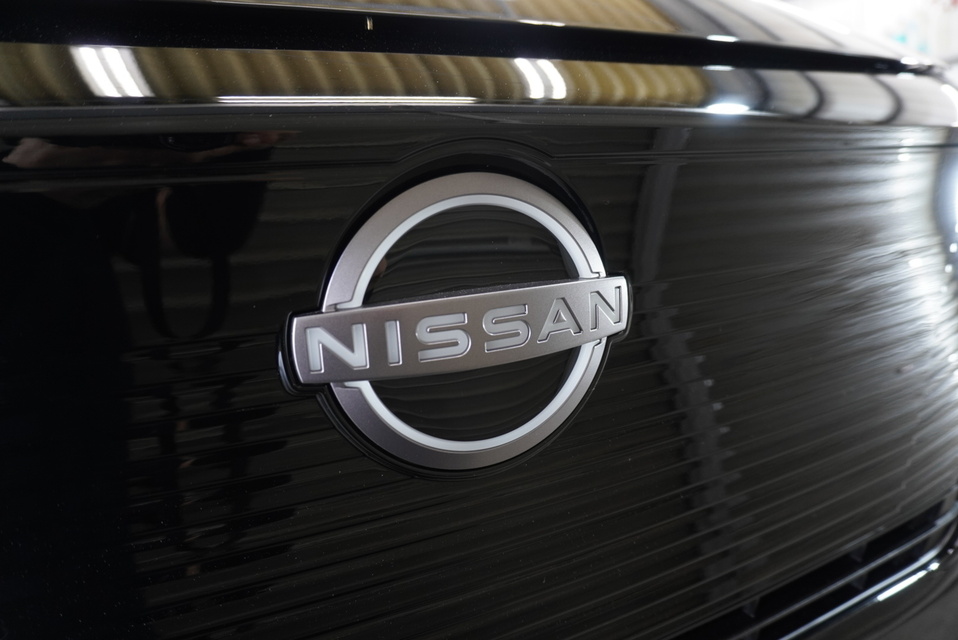 施工後　日産サクラ（ブラック）　エンブレムアップ