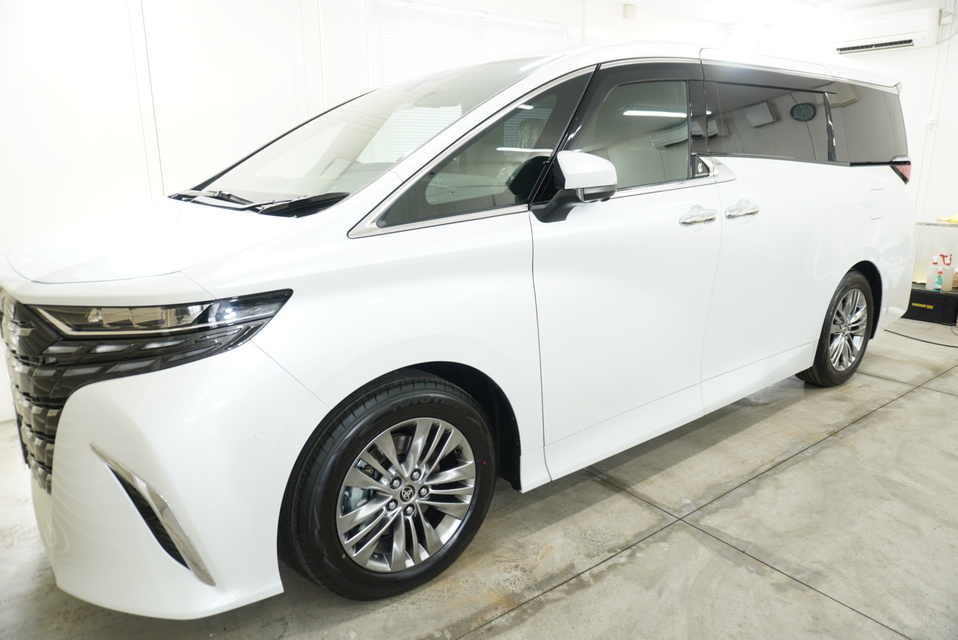 施工後　トヨタ　アルファード（ホワイト）　車全体