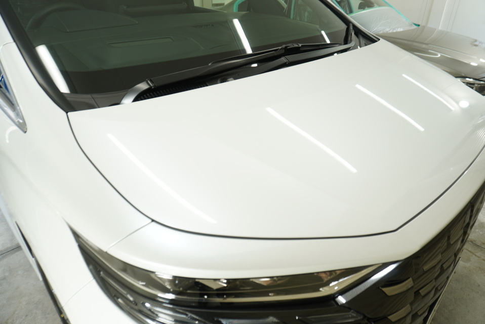 施工後　トヨタ　アルファード（ホワイト）　ボンネット
