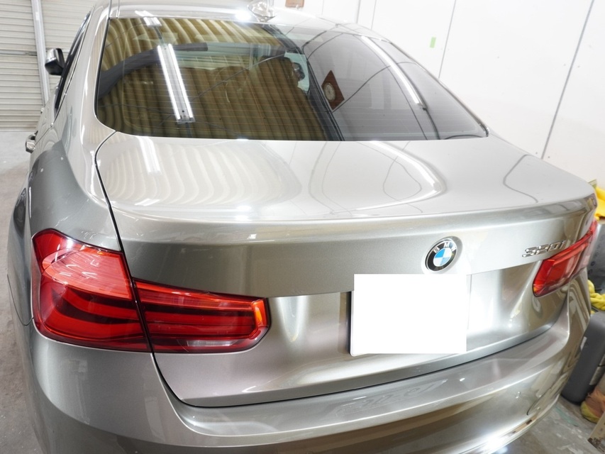施工後　BMW320(グレー）リア
