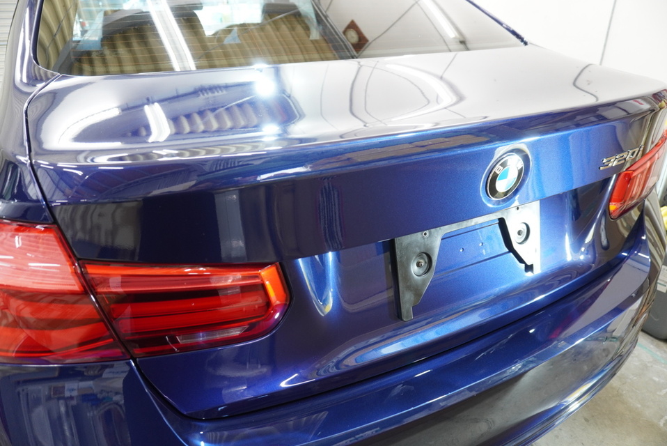施工後　BMW320（ブルー）　　リア