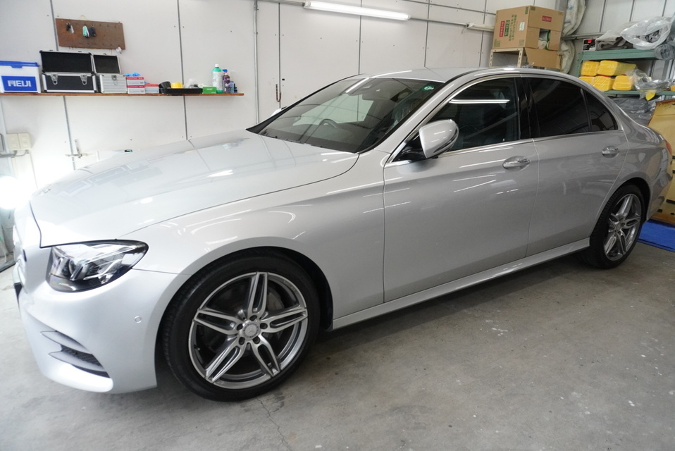 施工後　メルセデスベンツE200（グレー）車全体