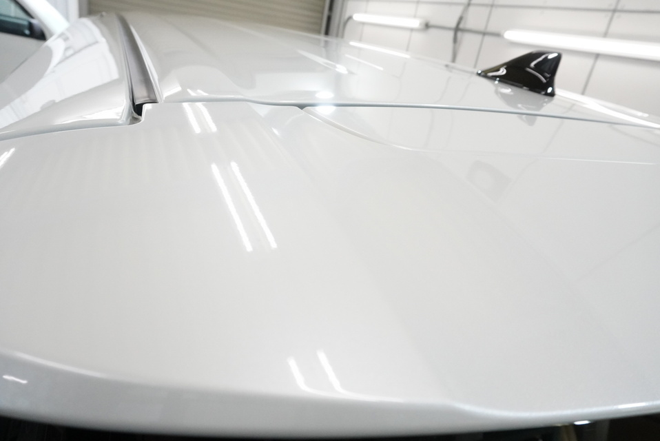 施工後　トヨタ　ノア（ホワイト）　ルーフ面