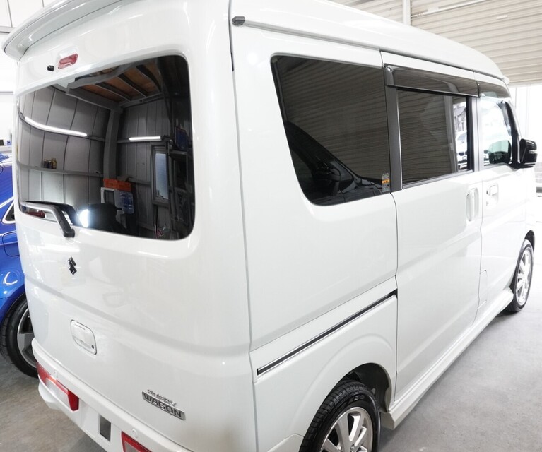 施工後　スズキ　エブリイ（ホワイト）　リアサイド