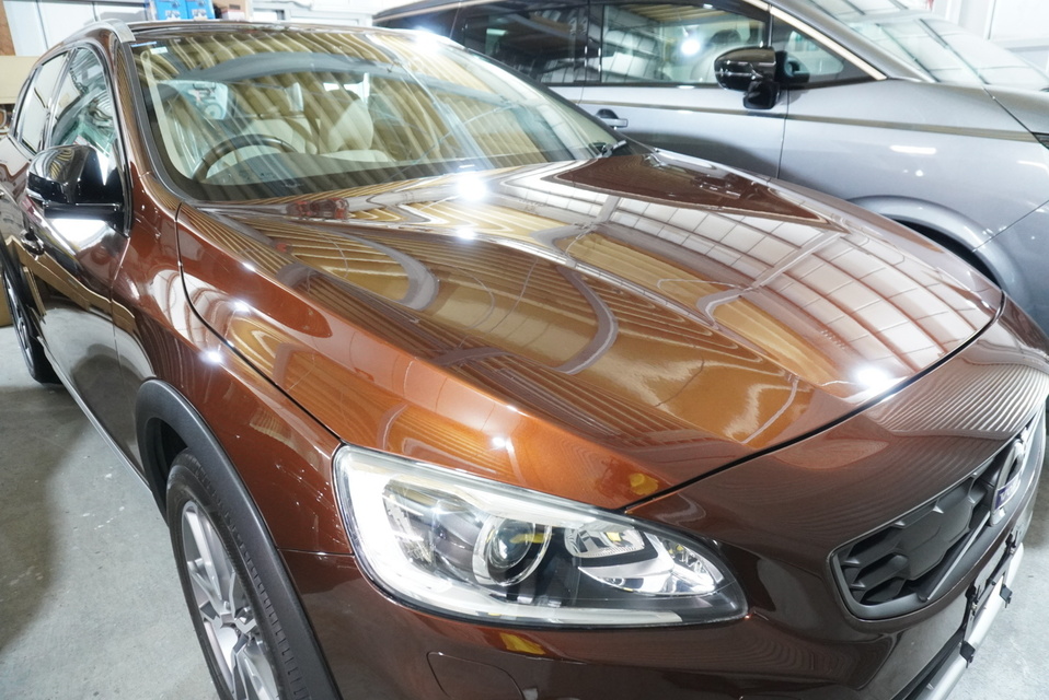 施工後　ボルボV60(ブラウン）車全体