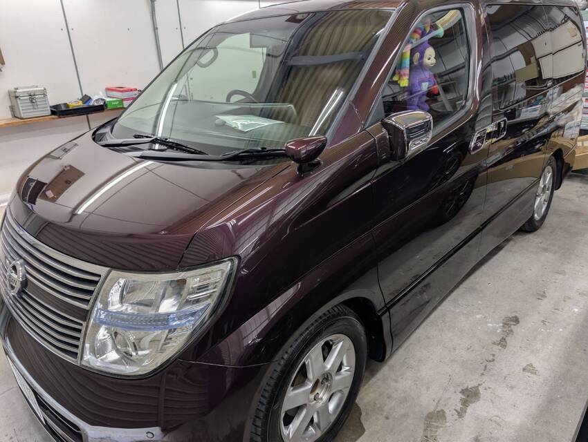 施工後 日産エルグランド(パープル) 車全体