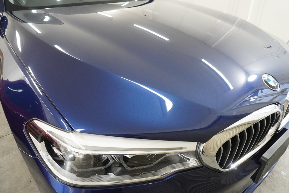 施工後　BMW523（ブルー）　ボンネット