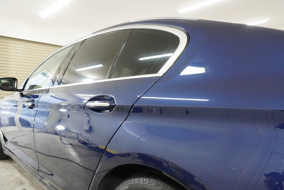 施工後　BMW523（ブルー）　リアサイド