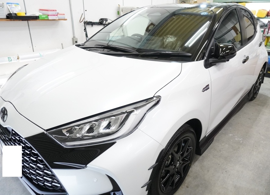 施工後　トヨタ　ヤリス（ホワイト）　車全体