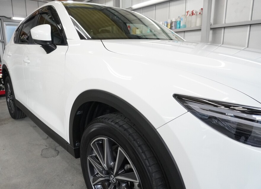 施工後　マツダCX5(ホワイト）　フロントアップ