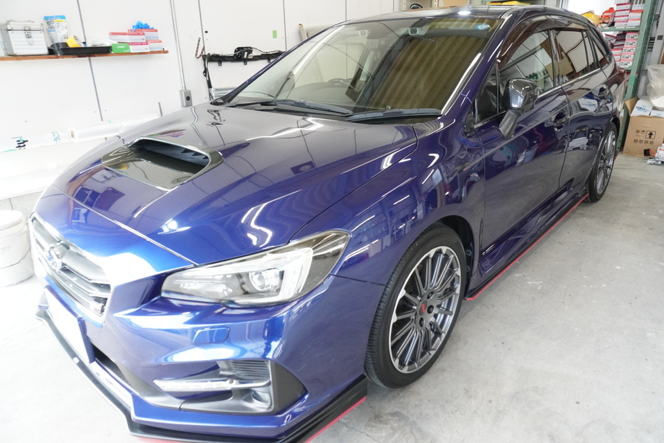 施工後　スバルレヴォーグ（ブルー）　車全体