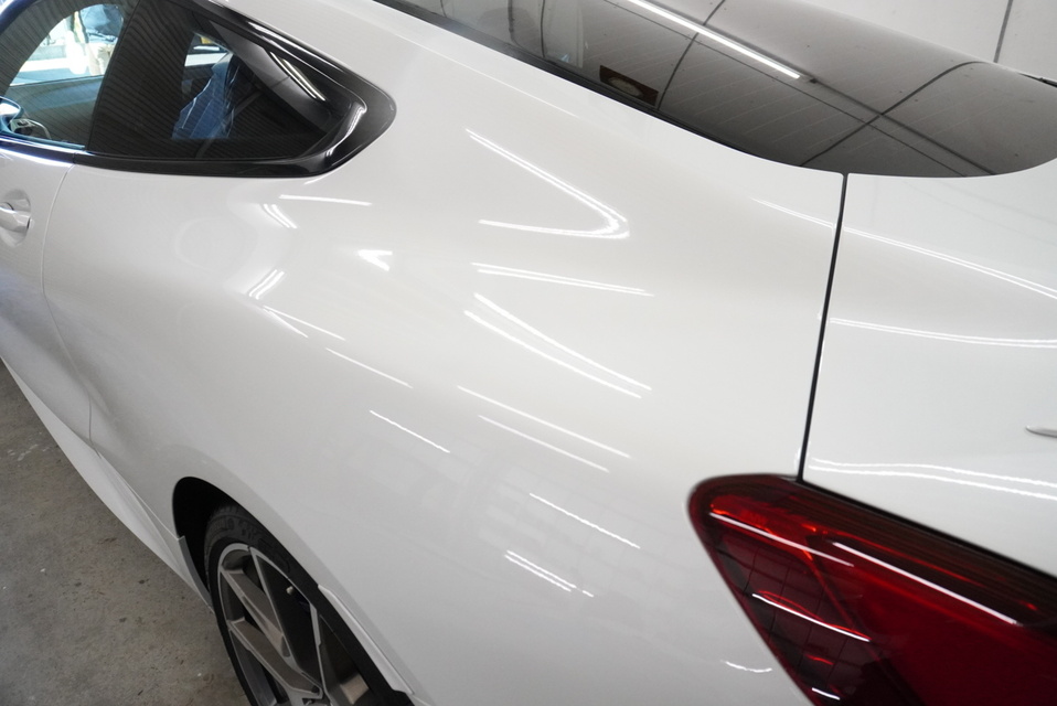 施工後　BMW850（ホワイト）　リアサイドアップ