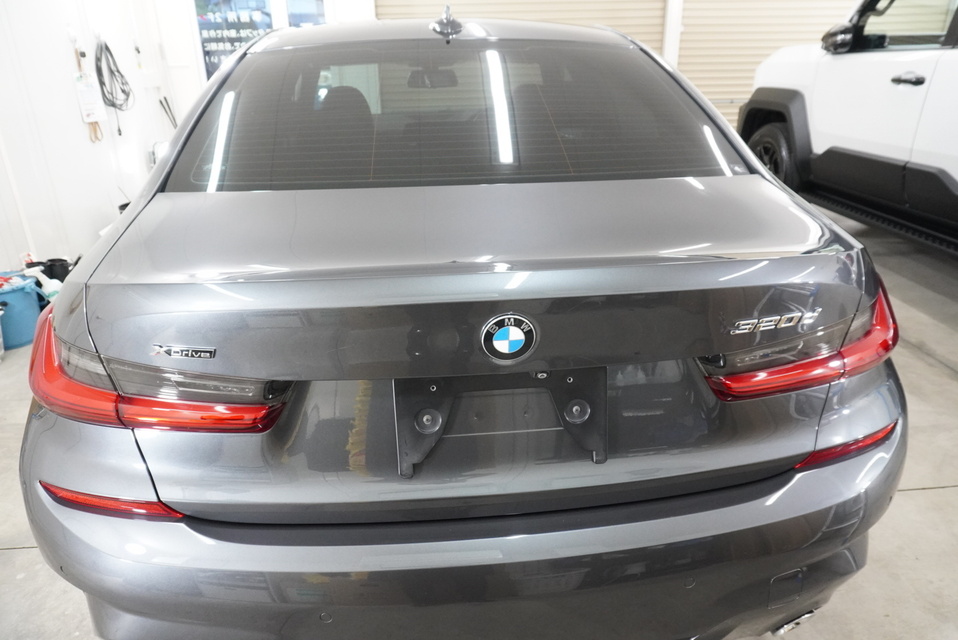 施工後　BMW320（グレー）　リア