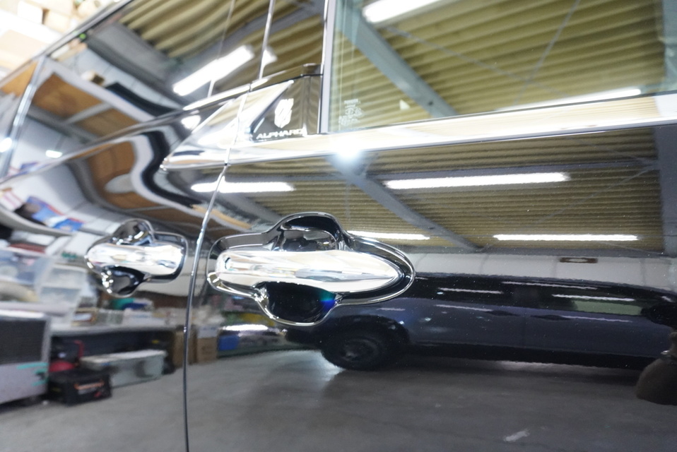 施工後　トヨタ　アルファード（ブラック）　サイド