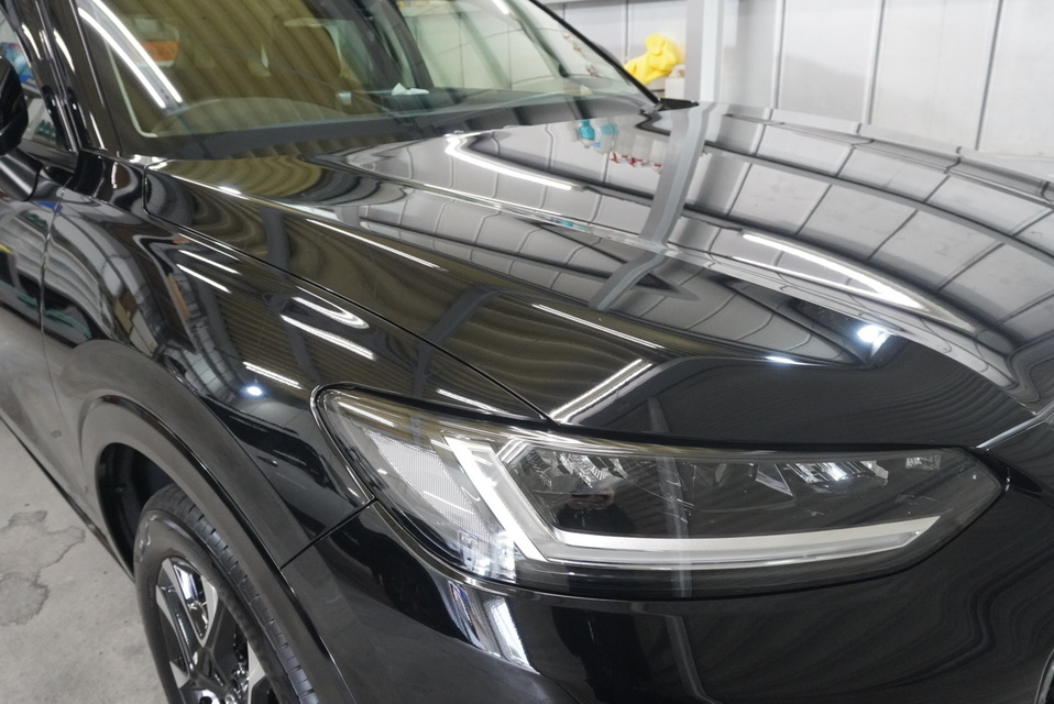 施工後　ホンダZRV（ブラック）　フロントアップ