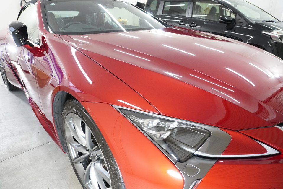 施工後　レクサスLC500（レッド）　　フロントサイド