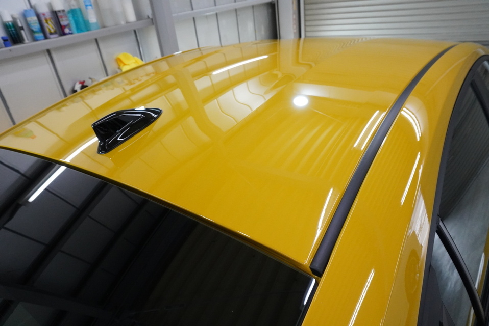 施工後　トヨタ　プリウス（マスタード）　　ルーフ面