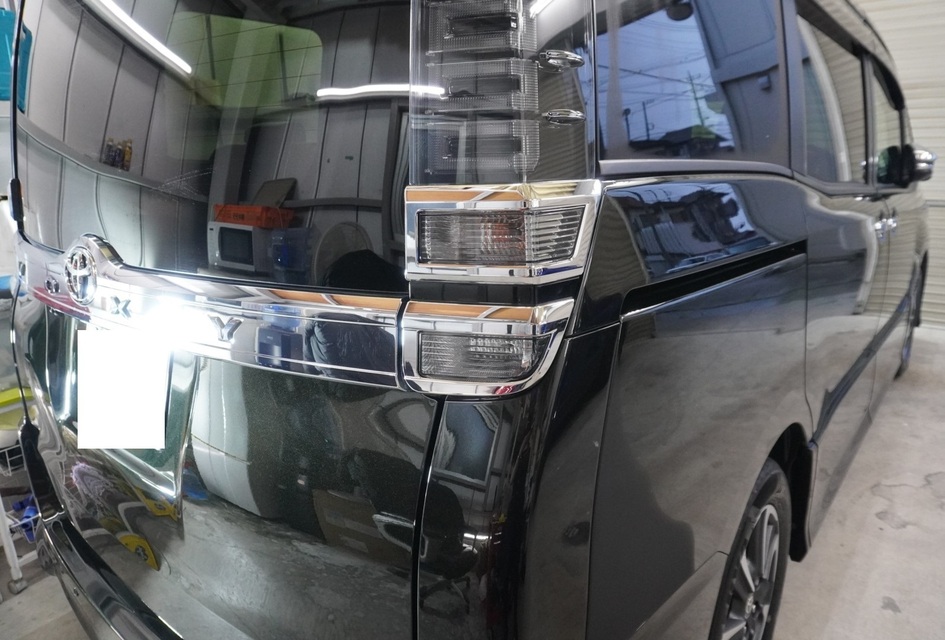 施工後　トヨタ　ヴォクシー（ブラック）リアサイド