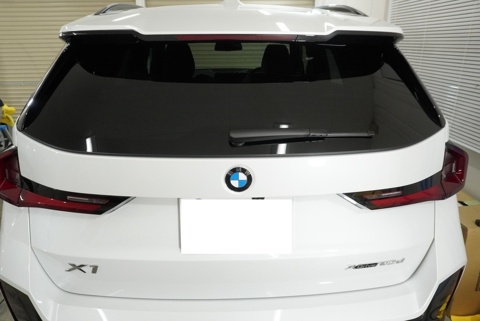 施工後　BMWX1（ホワイト）　リア