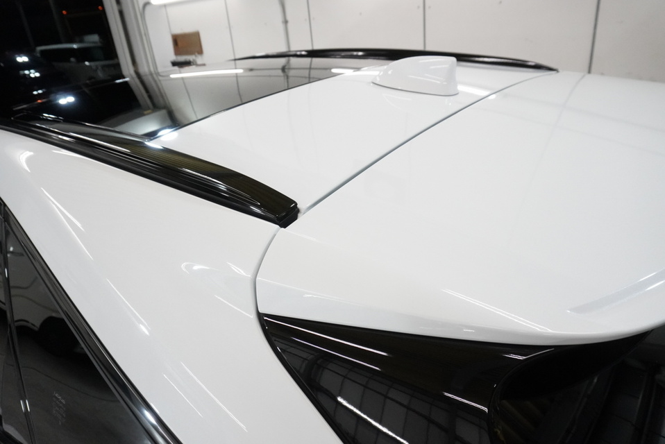 施工後　トヨタレクサスRX(ホワイト）　ルーフ面